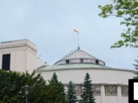 Ile zarabia premier Polski?